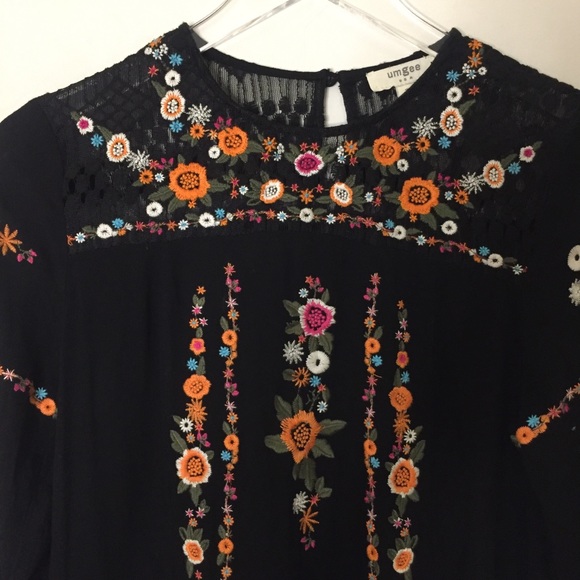 Umgee Black Flower Embroidered Dress. Small $35 - Picture 2 of 5